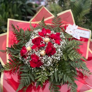 Buquê 6 rosas com Ferrero Rocher